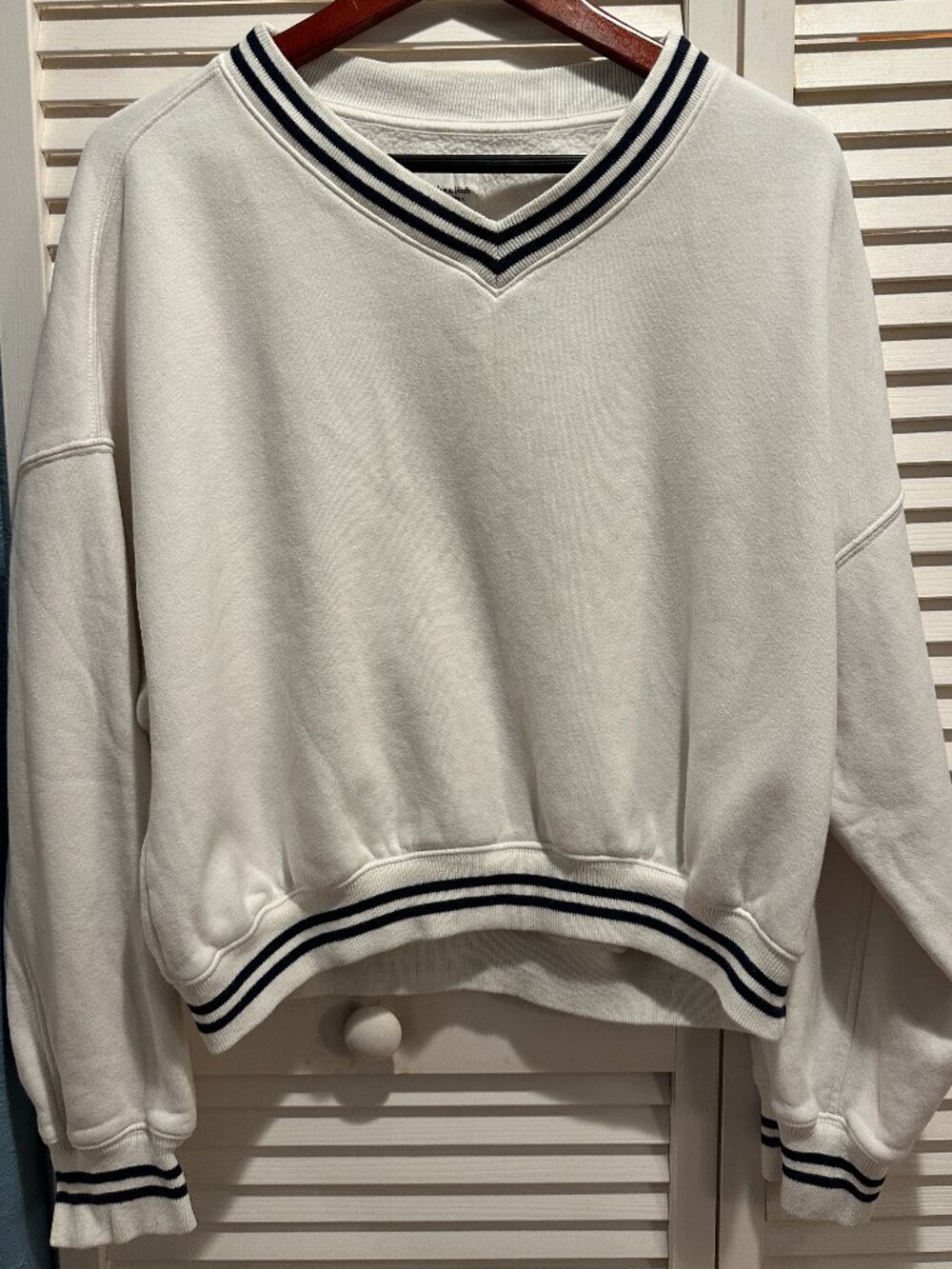 Abercrombie & Fitch Womens M White Varsity V Neck Sweatshirt Preppy Collegiate